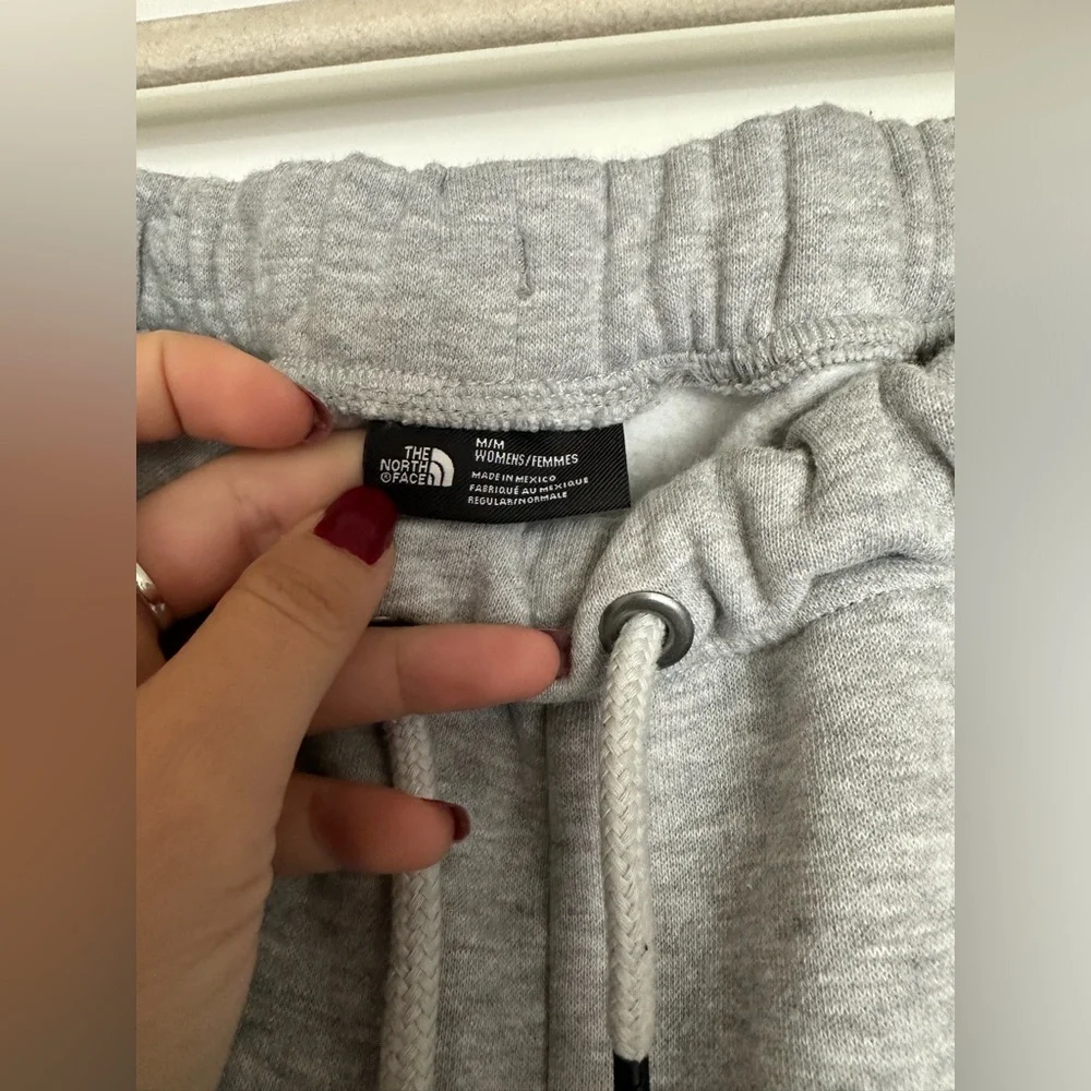North face sweats - Picture 3 of 3